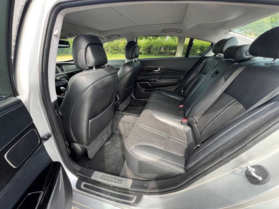 Kia K900 Premium      2015