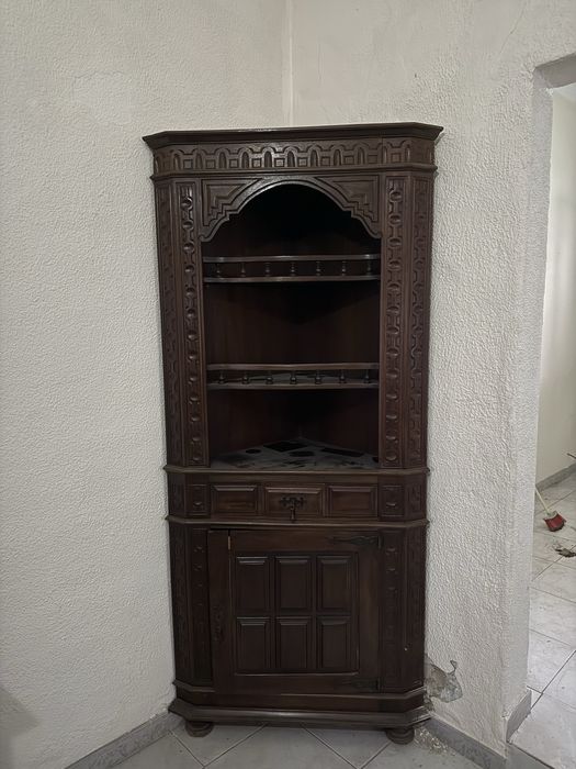 Movel de canto em madeira