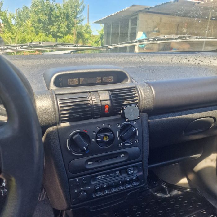 Vendo opel corsa 1.000 a gasolina 12v em bom estado geral