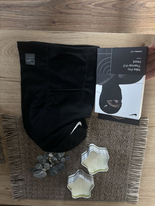 Czarna kominiarka Nike Pro Combat