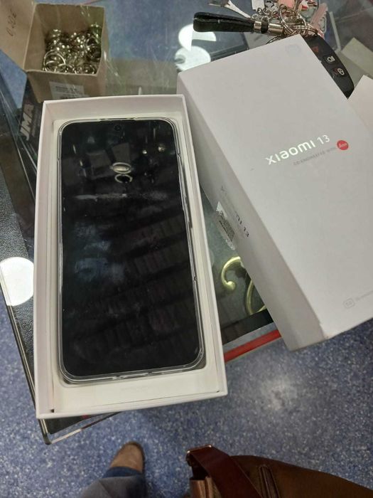 Xiaomi 13 usado mas como novo. 350€