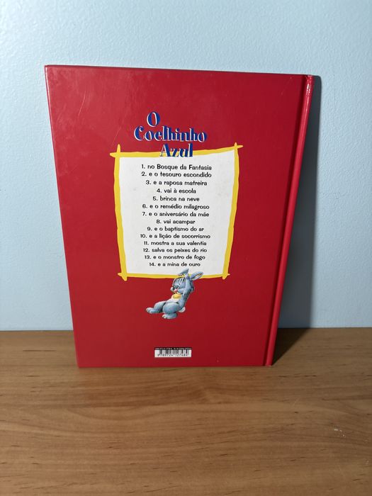 O coelhinho azul no bosque da fantasia