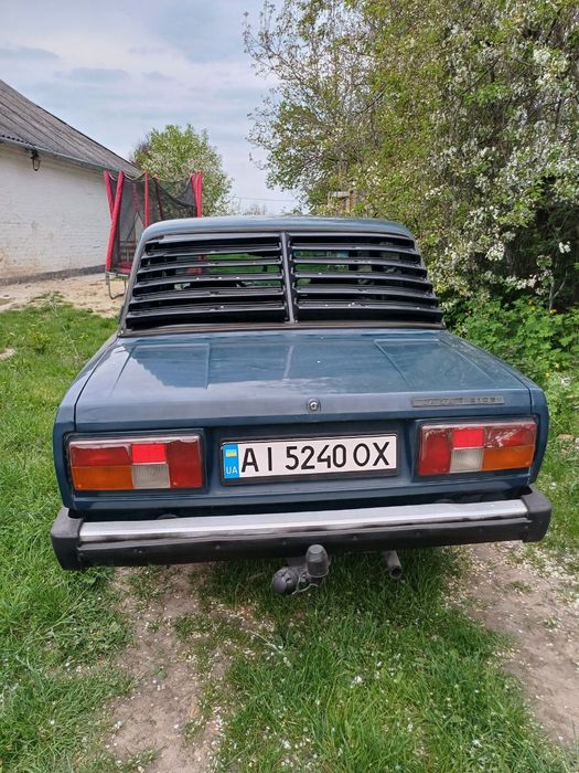 Автомобіль Ваз 2105