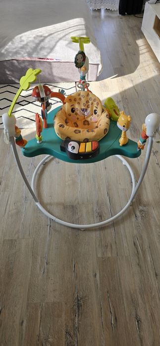 Fisher-Price Skoczek Gepard Centrum zabaw dla niemowląt ze światełkami