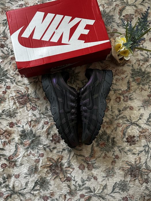 Nike P-6000 – czarne z fioletowymi detalami