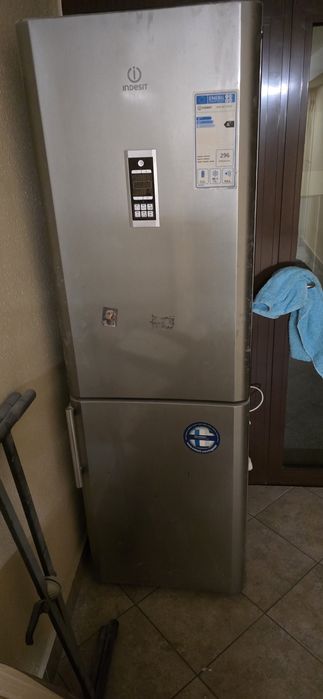 Lodówka indesit/ chłodziarka/zamrażarka