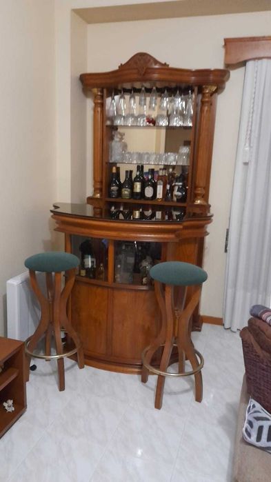 Móvel de Bar em Madeira de Pinho