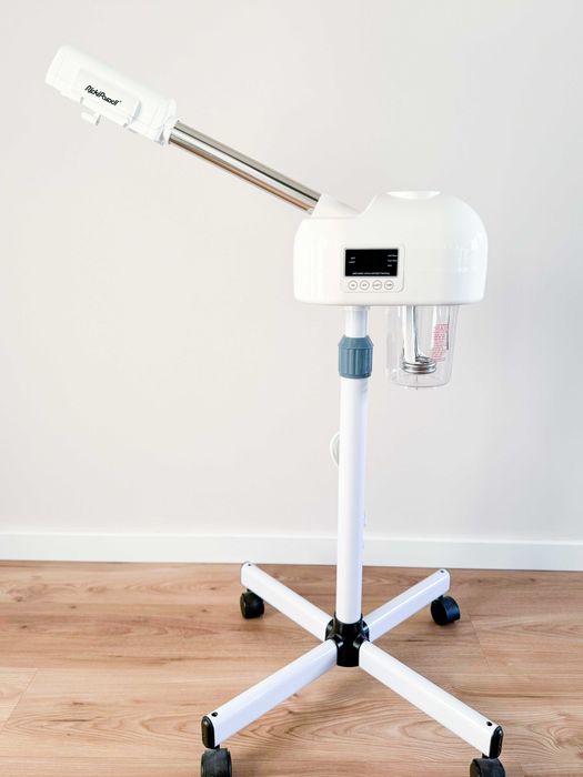 Vaporizador Facial de Pé com Ozono Rickiparodi