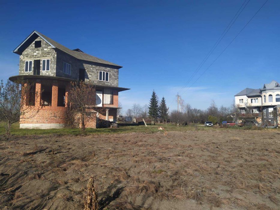 Продається будинок поблизу Івано-Франківська!