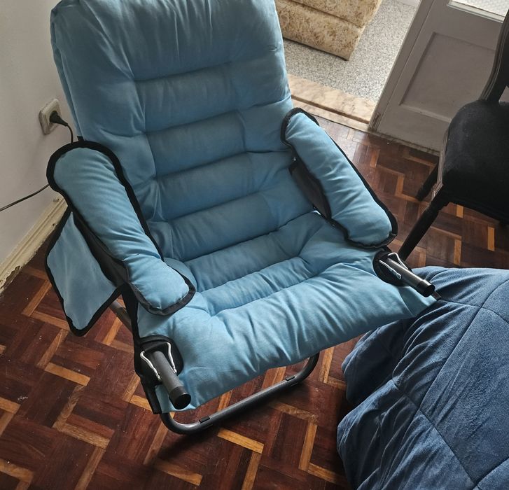 Vendo linda cadeira pra descanso nova nunca usei