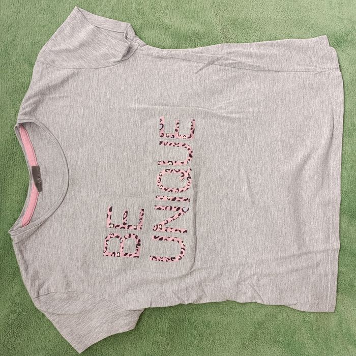 T-shirt r. 134/140