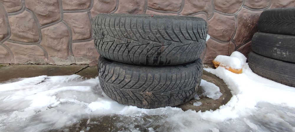 Зимова резина Йокогама 215/65 Р16