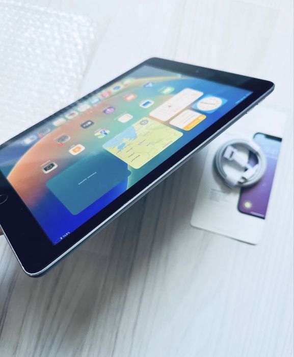 З гарантією ipad 5 32gb space gray neverlock 89% акумулятор