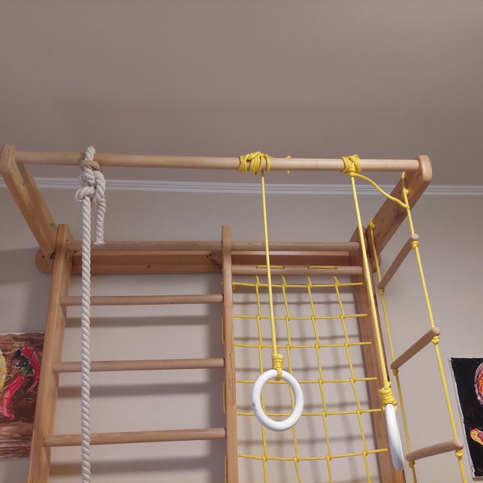 Дитяча спортивна стінка