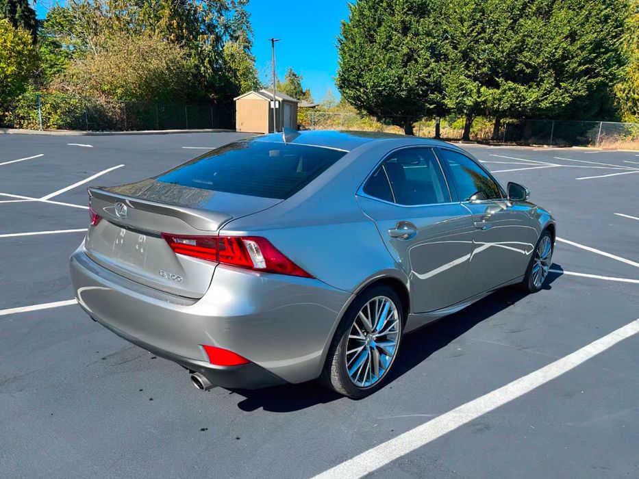 Lexus IS 300      2016