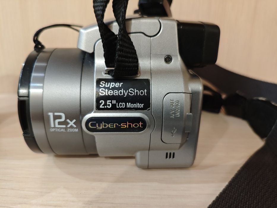 Фотоапарат Sony Cyber-shot DSC-H1.