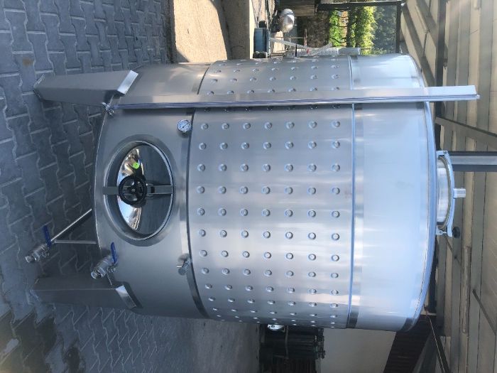 Cubas fermentação de vinho inox