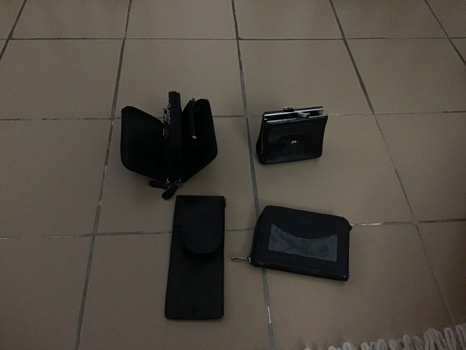 Porta-moedas em pele