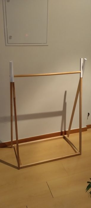 Charriot / Cabide para quarto de criança