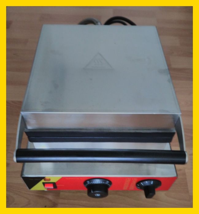 Máquina de Waffles Mickey Mouse Profissional Quase Nova