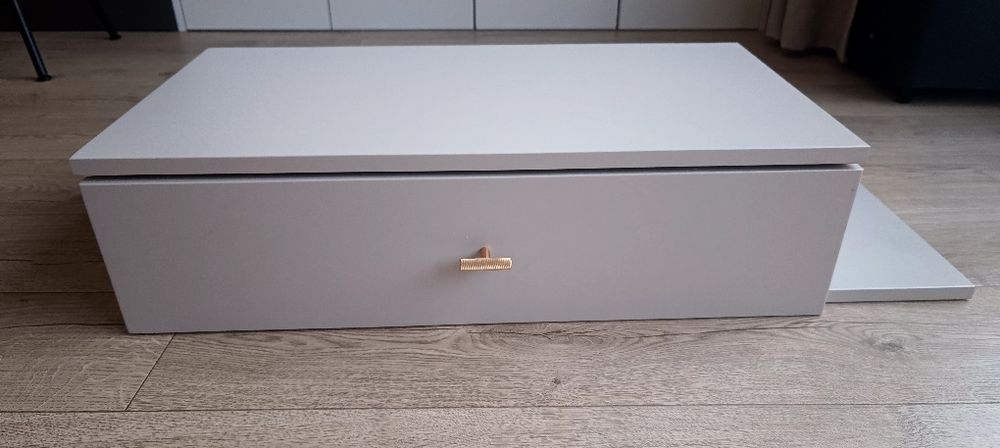 Półka toaletka z szufladą do podwieszenia na ścianiena ścianie