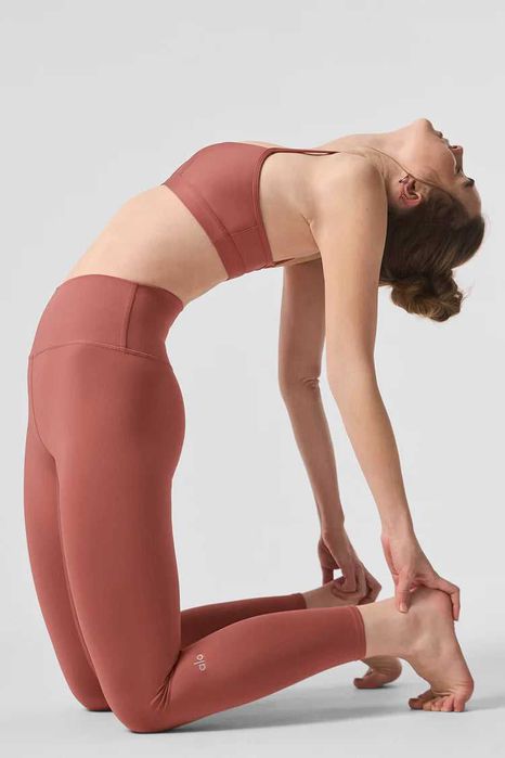 Топ спортивний Alo Yoga Airlift Intrigue Bra Soft Terracotta