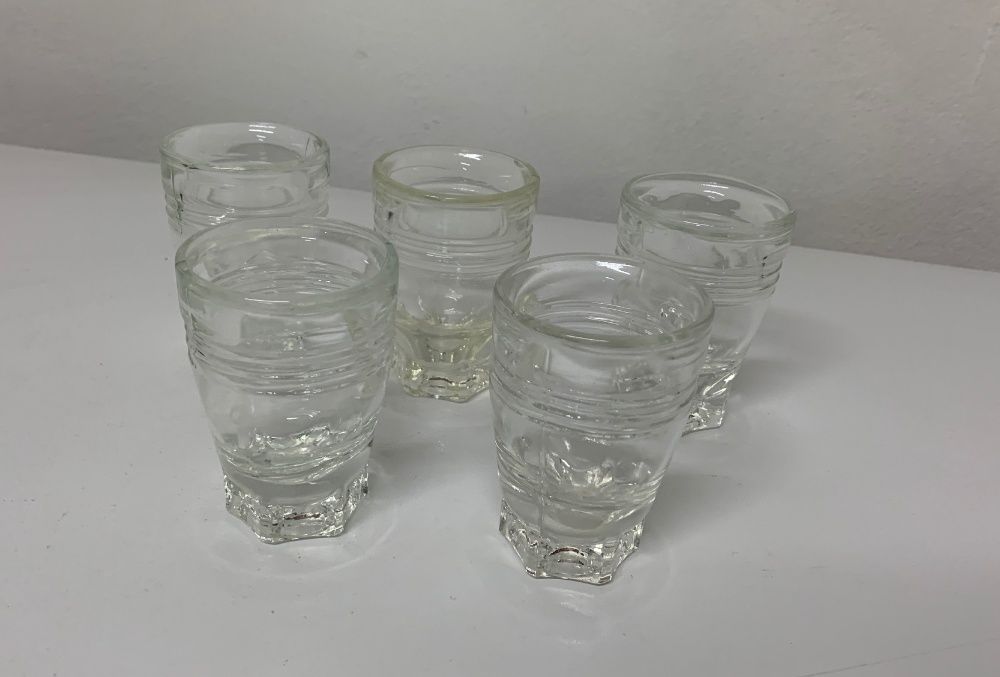 Conjunto 5 copos muito antigos