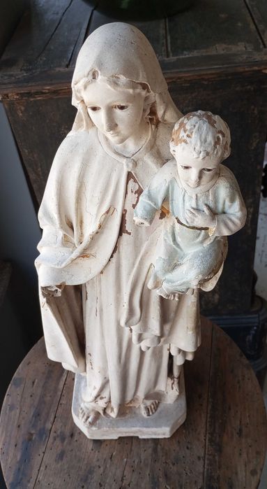 Antiga escultura em gesso Nossa Senhora com o Menino