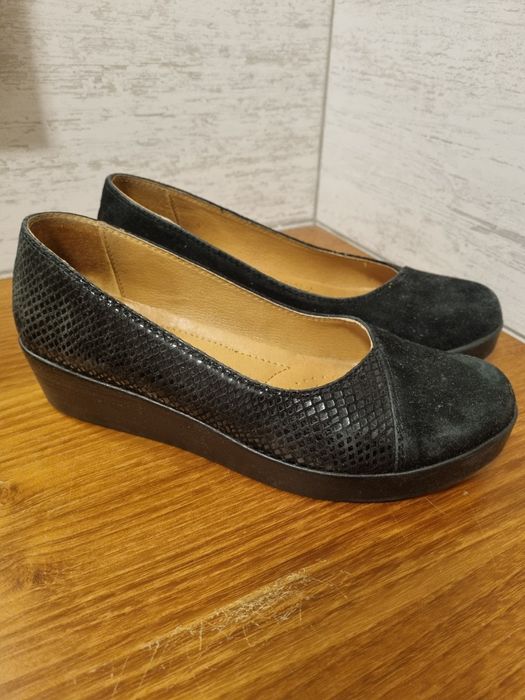 Półbuty na koturnie Lasocki