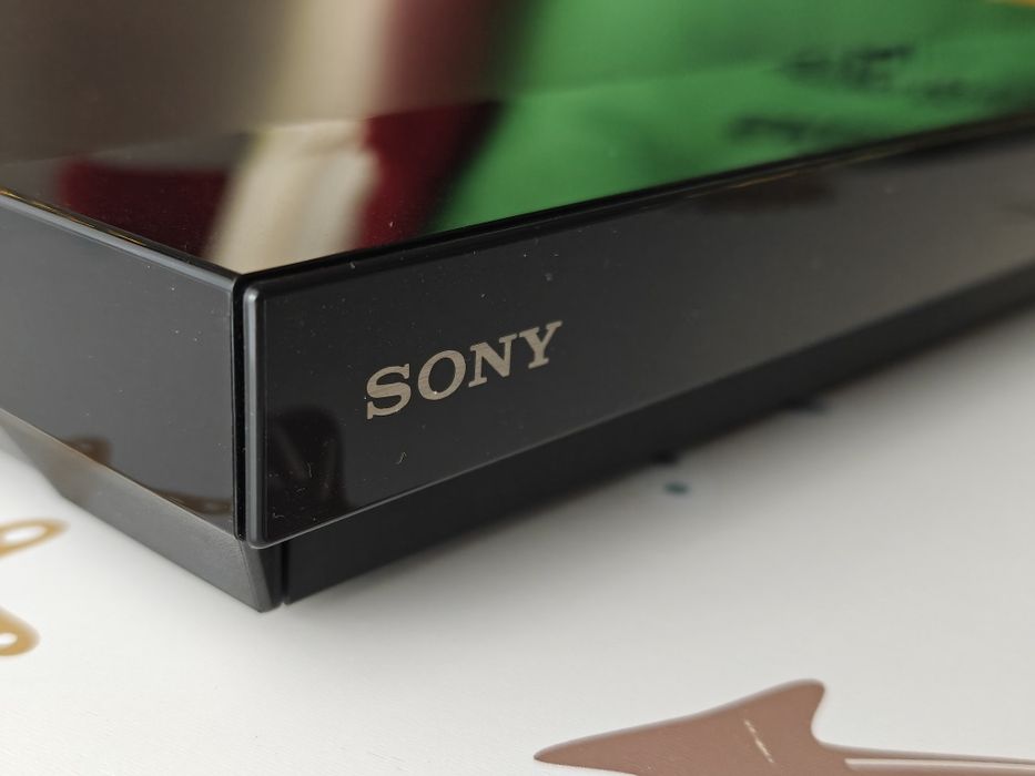 Sony UBP-X700 BOX