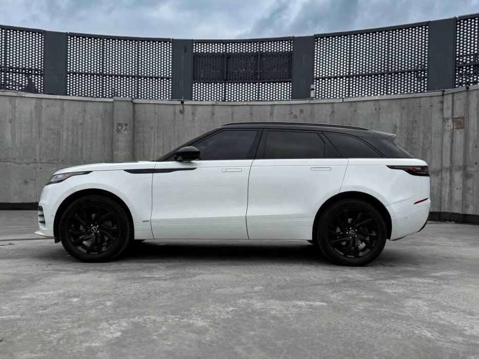Wynajem samochodu Range Rover Velar w Warszawie