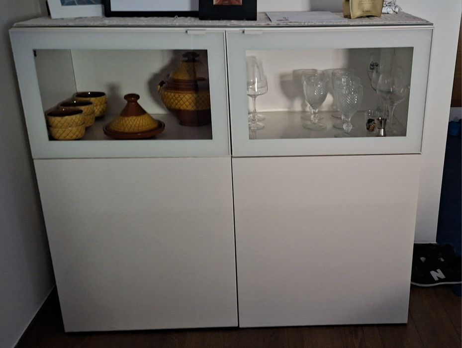 Louceiro para sala de estar