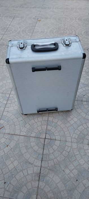 Caixa de alumínio nova com 186 ferramentas profissionais