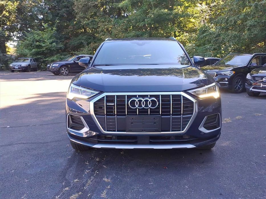 Audi Q3      2020