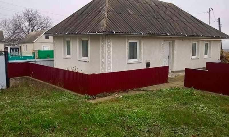 Продам будинок неподалік міста