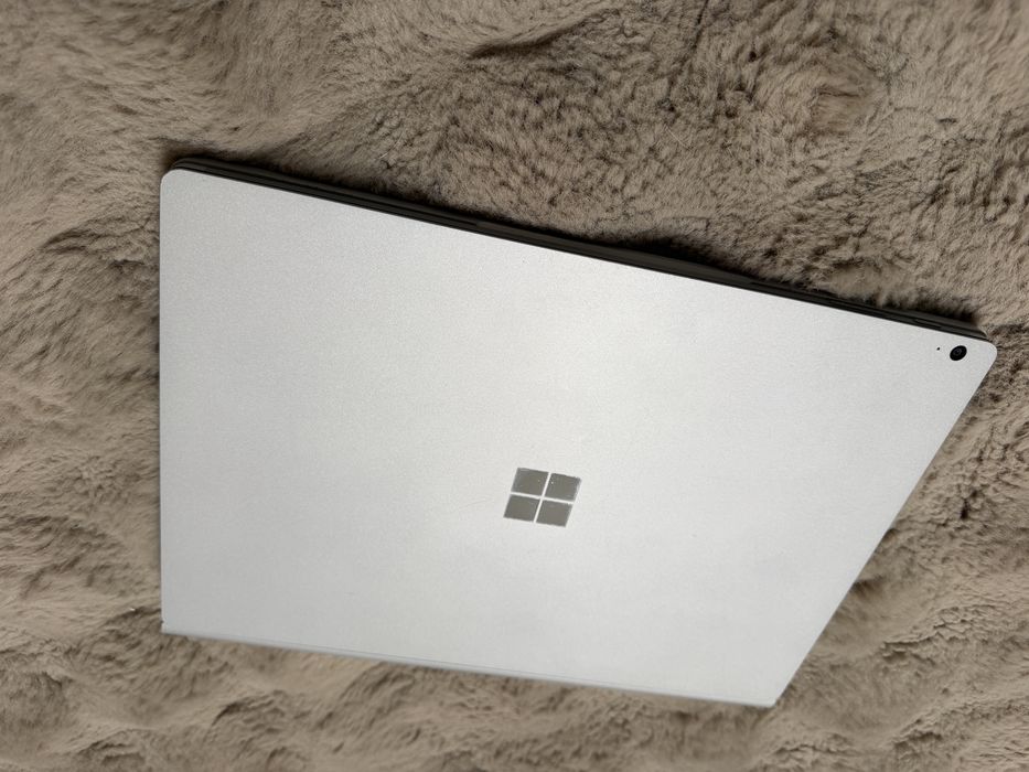 Surface Book 3 13,5’ Intel i7 265 GB SSD, 16 GB RAM, Nvidia GTX 1650 4GB!