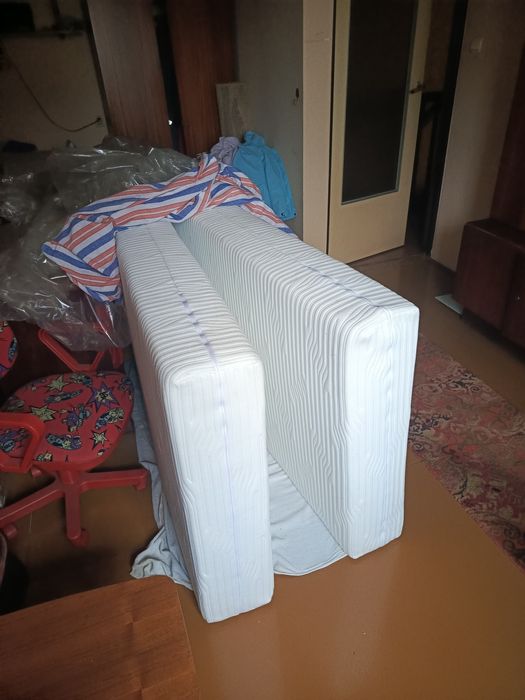 Materace 90/200- 2 sztuki  średnio twardy