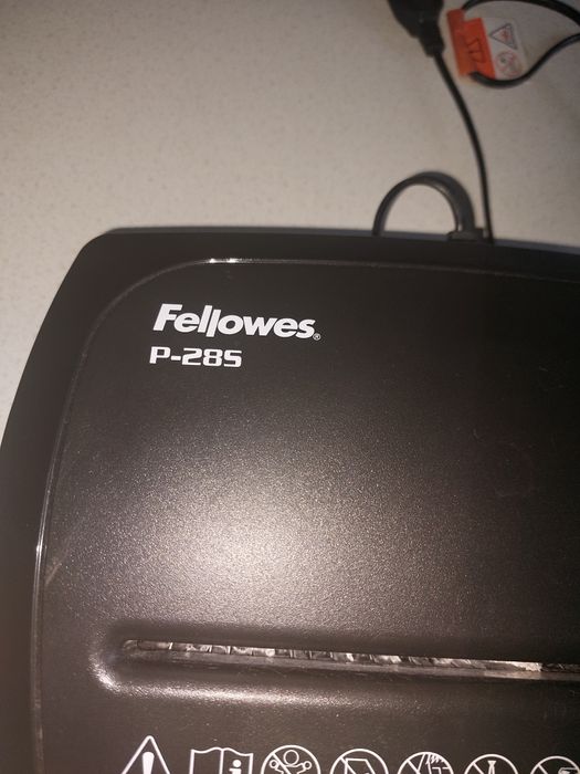 Уничтожитель бумаги шредер дробилка