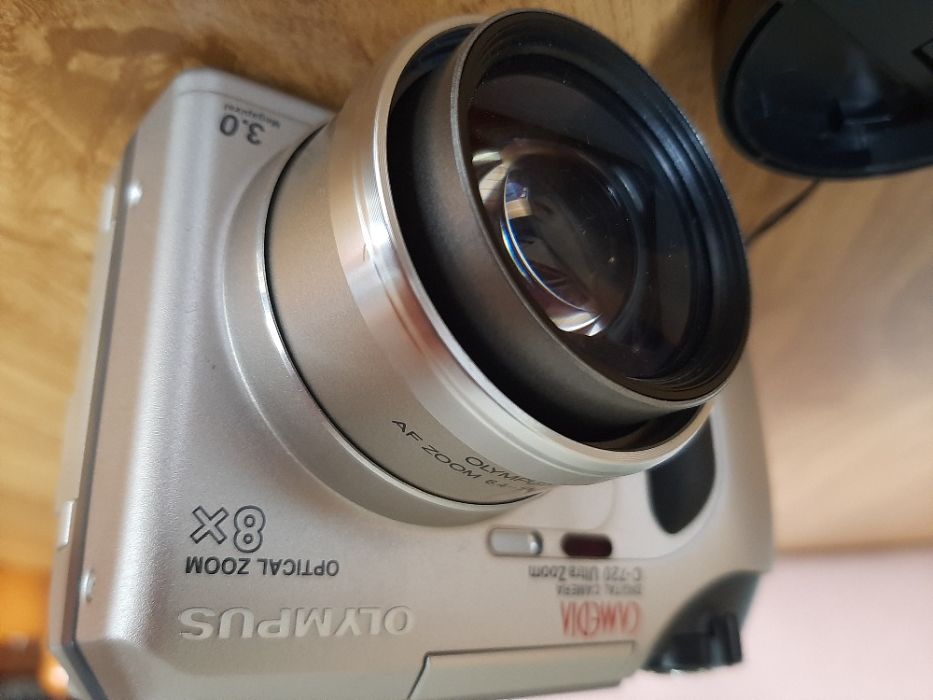 Olympus C-720 Ultra Zoom Digital