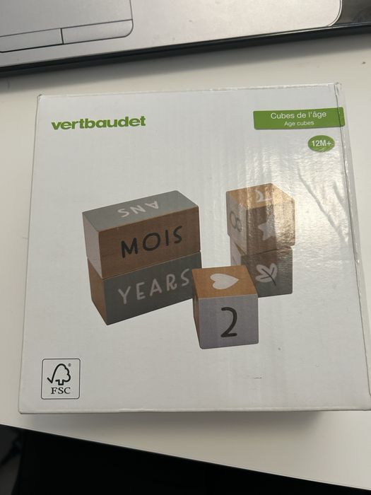 Conjunto Blocos de Madeira fotos/idade