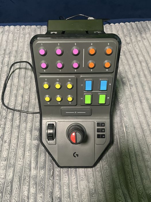 Kierownica logitech g29 plus shifter i boczny panel sterowania plus  stojak