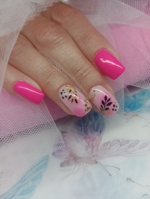 Paznokcie hybrydowe, żelowe