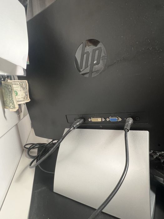 Monitor HD HDMI.