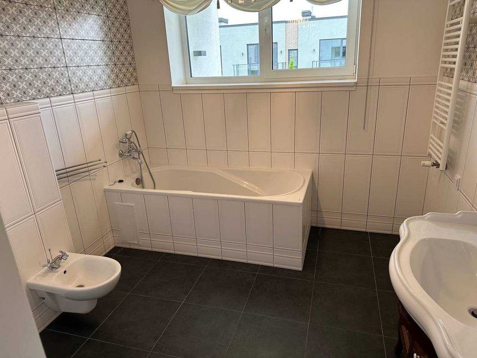 Продаж котеджу в селі Липники, КМ Липові Роси