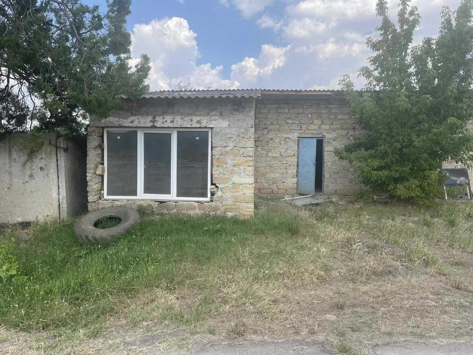 Промислово-технічна база (АТП) 679,7 м² на ділянці 37 соток