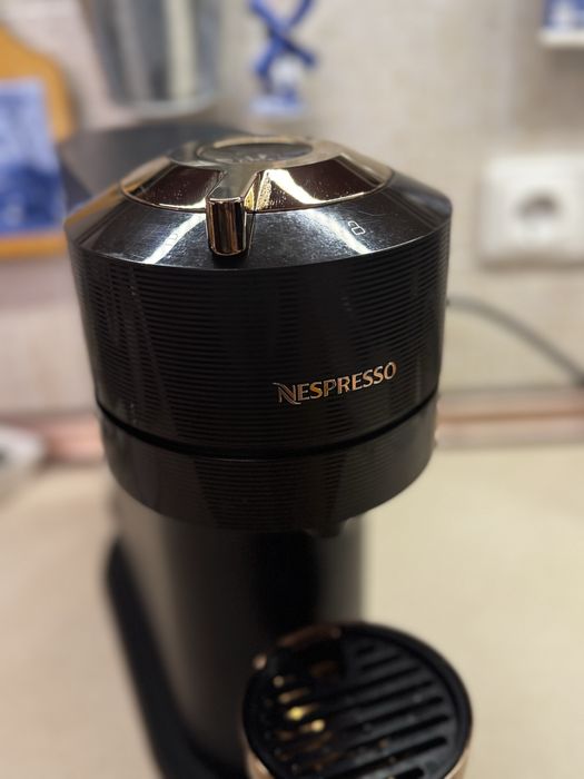 Капсульна кавоварка Nespresso Vertuo Next
