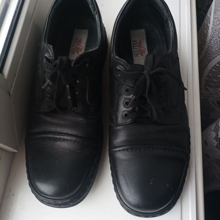 44 размер туфли прошиті шкіра натуральна