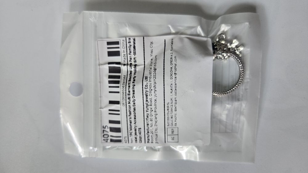 Bransoletka DAMSKA typu charms - kolor srebrny