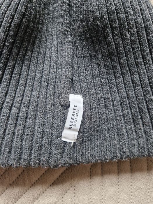 Szara czapka męska Reserved