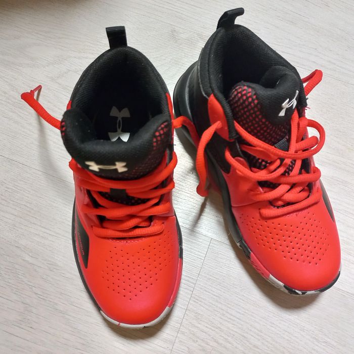 Кросівки дитячі, нові, шкіра